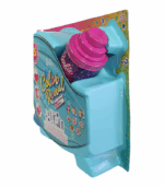 mascota y extensiones de cabello de fantasía.