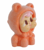 Figura Coleccionable Fuzzy Naranja con Capucha de Oso - Imagen 4