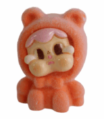Figura Coleccionable Fuzzy Naranja con Capucha de Oso - Imagen 7