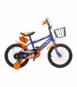 color azul con detalles y guardabarros en naranja brillante. La bicicleta tiene ruedas de entrenamiento