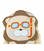 con detalles de huellas de patas y rostro que lleva gafas de natación azules y snorkel.