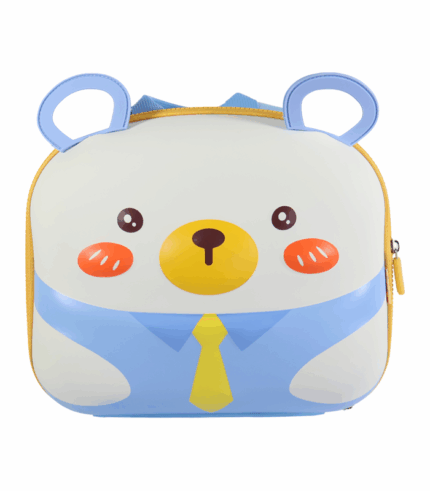 Primer plano de mochila escolar infantil rígida de color blanco y azul claro