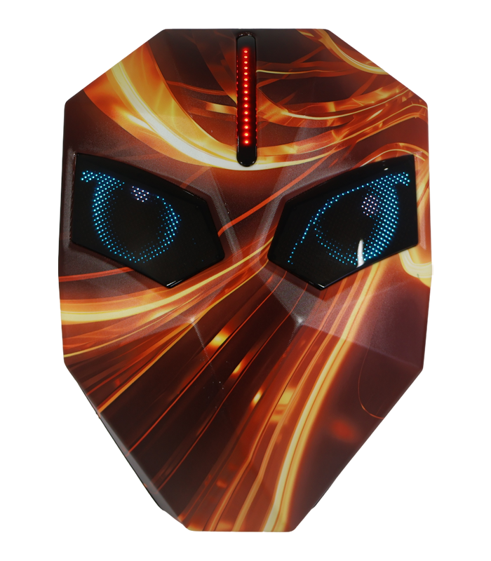 Primer plano de una mochila grande de carcasa rígida con un diseño abstracto de flamas rojas y naranjas. La mochila tiene dos paneles LED azules en forma de ojos futuristas y una tira central LED roja vertical.