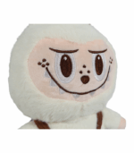 vistiendo un overol marrón de pana con insignias de osos. Foto aislada con fondo blanco.