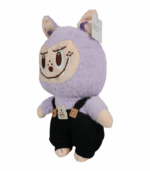 Peluche Labubu Lavanda con Overol Negro - Imagen 5