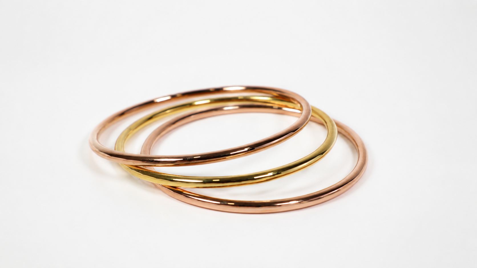 ChatGPT Image 15 jul 2026, 11_04_25 (2) Trío de pulseras Oro y Rosegold - Imagen 1